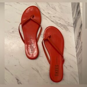 NWOT Tkees leather flip flops orange size 9  women’s minimal tropical vacation